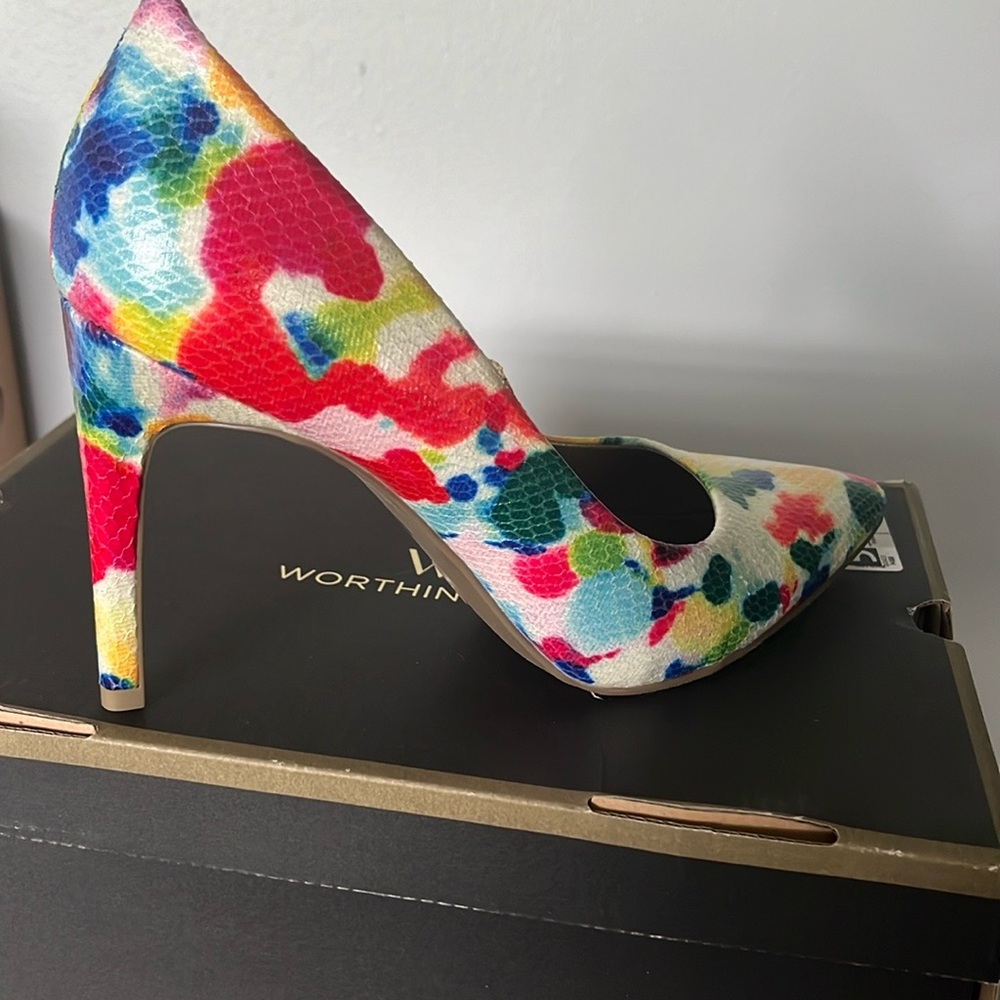 Worthington heels. Multicolored and gorgeous. Never worn size 9